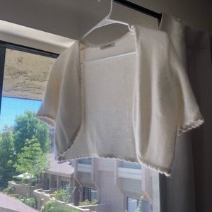 Ivy Aster shawl In off- white